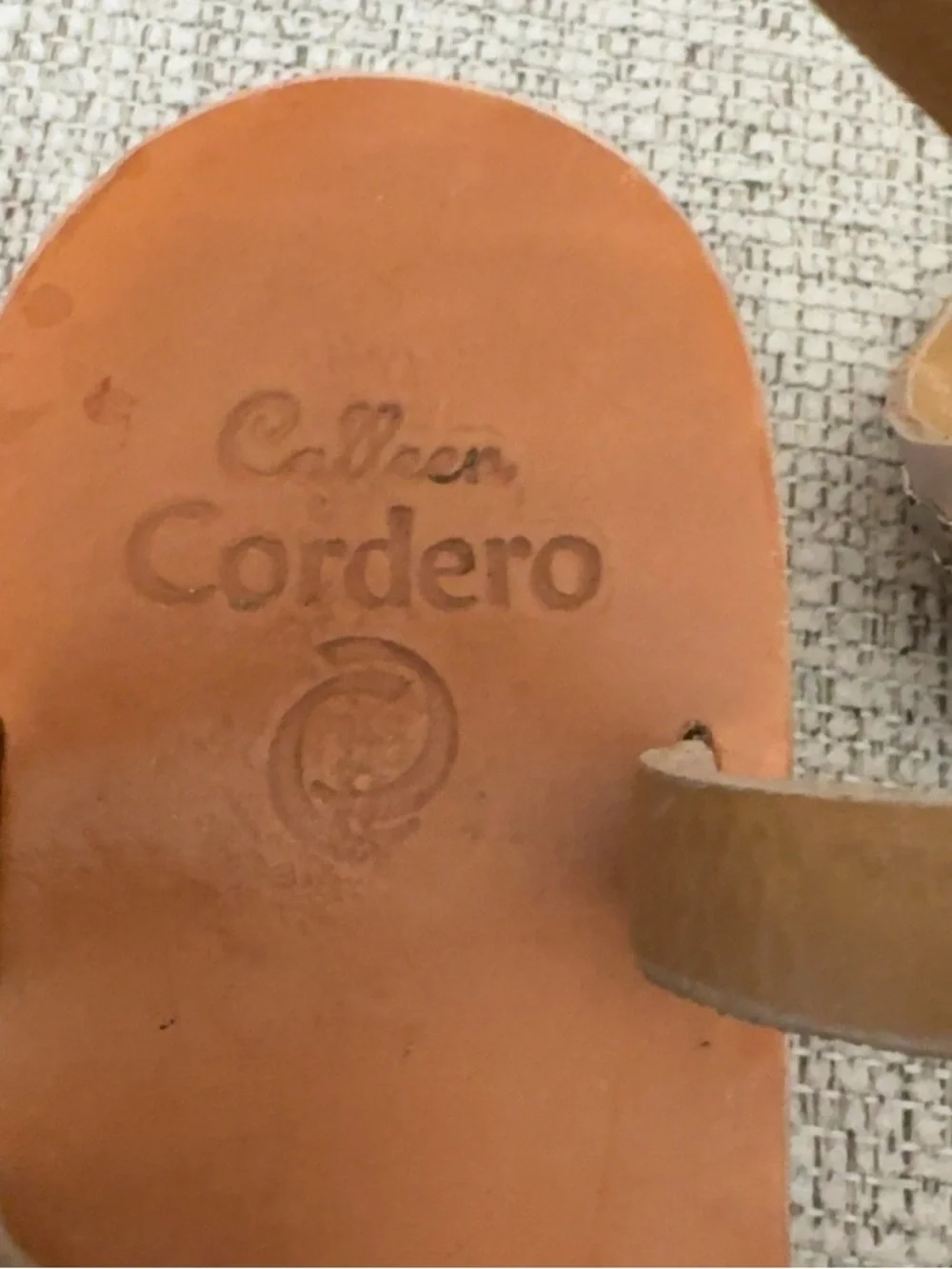 Calleen Cordero Beige Leather Studded Thong Flat Sandals Women’s Size 9